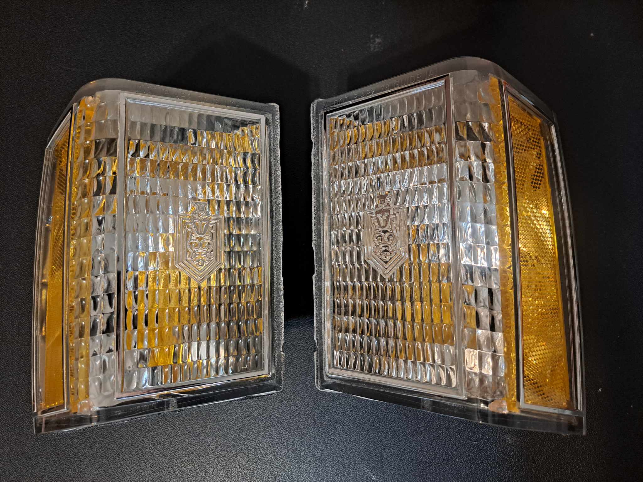1978 Monte Carlo Front Signal Light Set   OEM-American