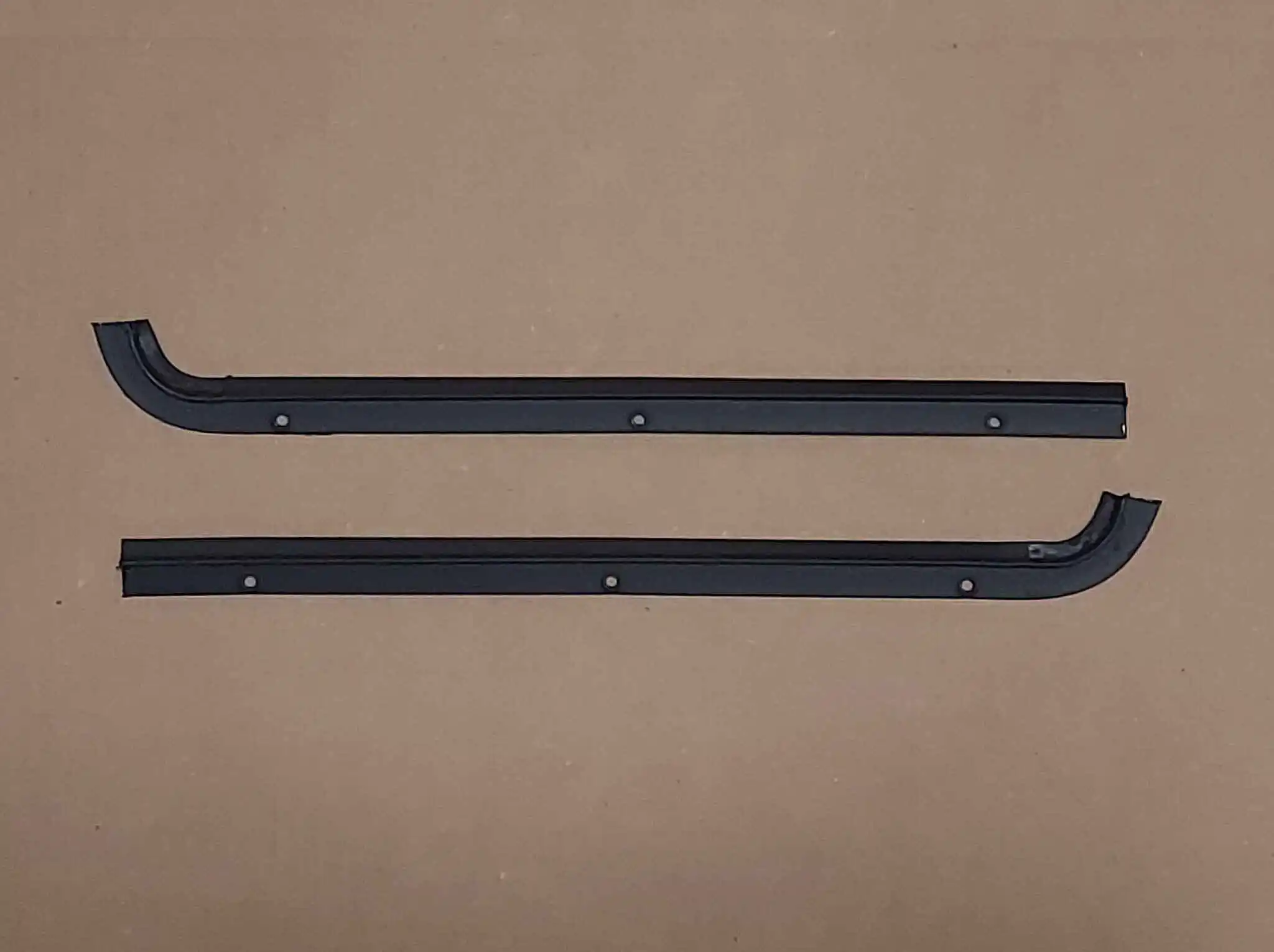 1978-1980 Monte Carlo Quarter Window Lower Horizontal Seal Set with the 1.5" inch wide diecast aluminum molding