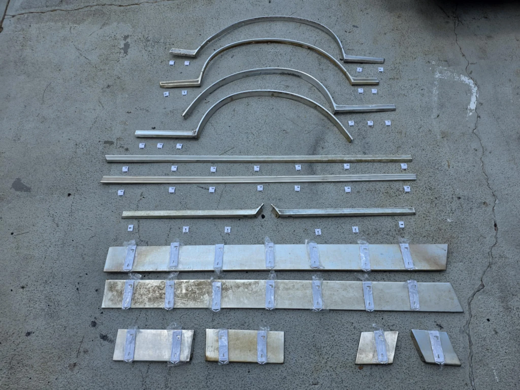 1978 Monte Carlo "Deluxe" 20pc Side Body Molding Clip Set