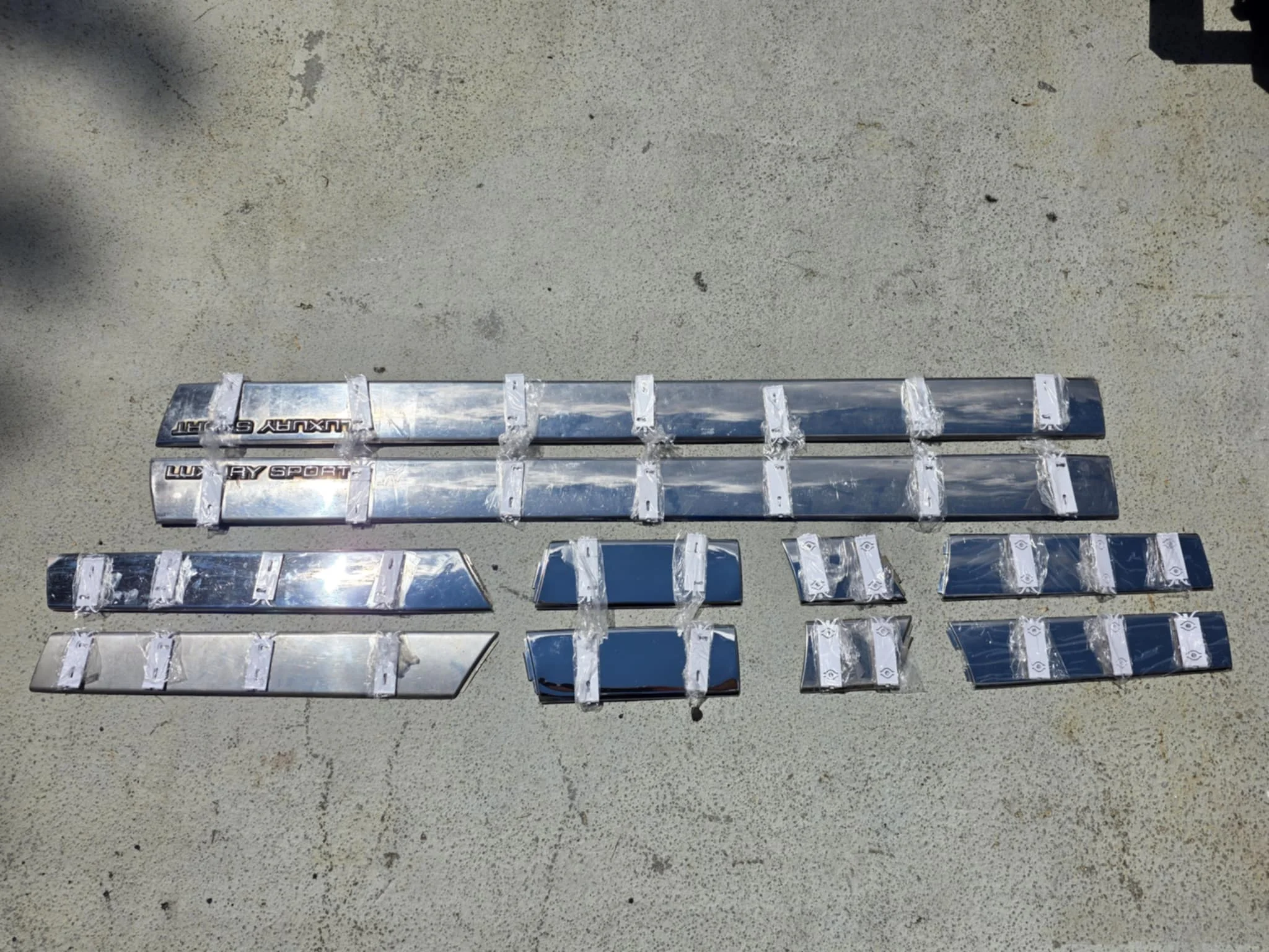 Late 1986-1988 Monte Carlo LS side body molding clip set