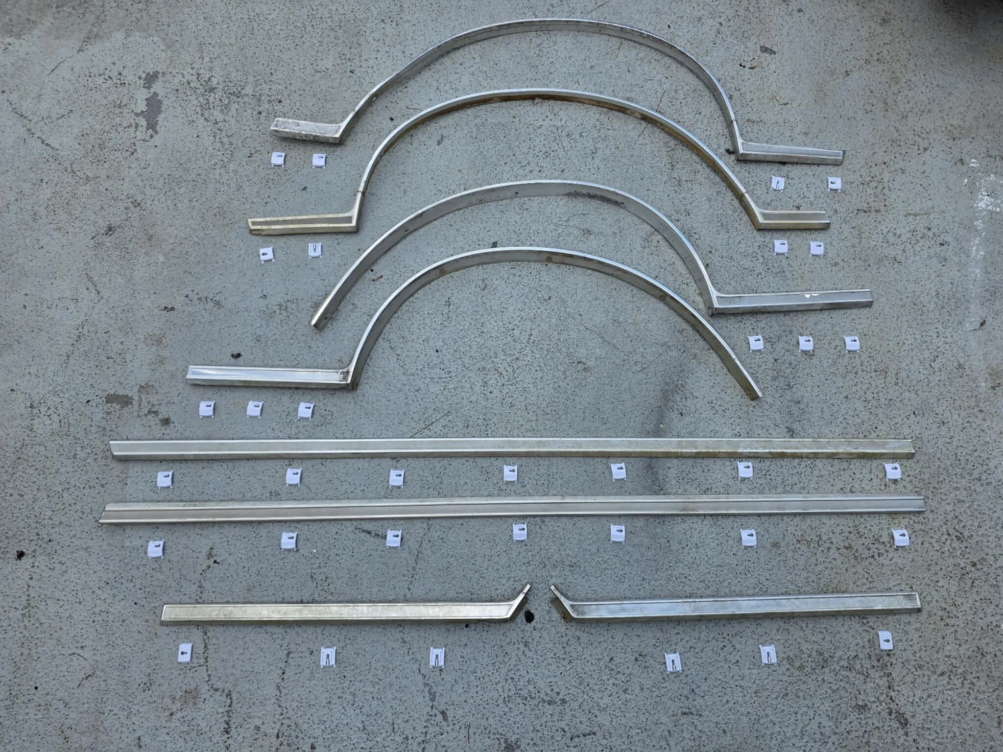 1978, 1979, 1980 Monte Carlo Narrow Bottom Side Body Molding Clip Set